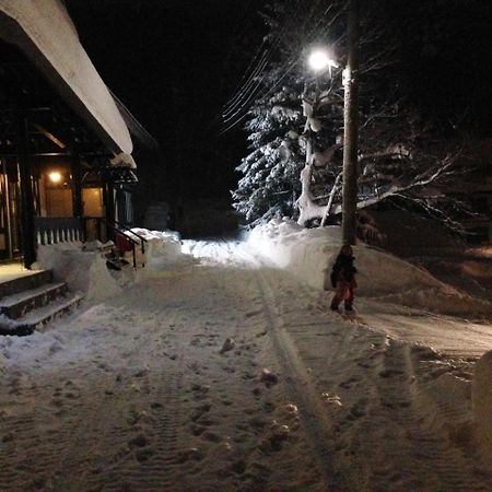 Ski-In, Ski-Out Iwatake Apartments Hakuba Exterior photo