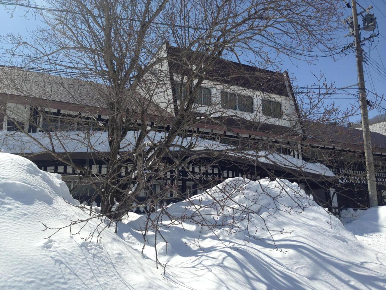 Ski-In, Ski-Out Iwatake Apartments Hakuba Exterior photo